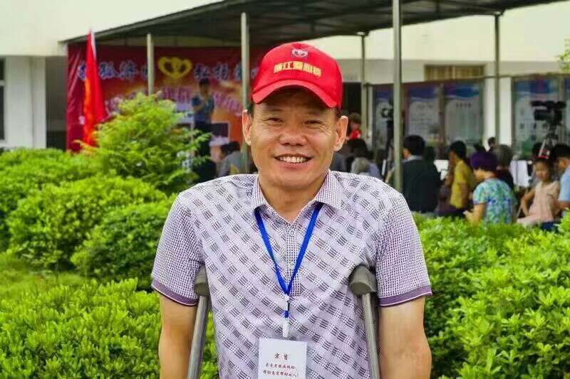 靖江残疾人联合会党支部来到马桥